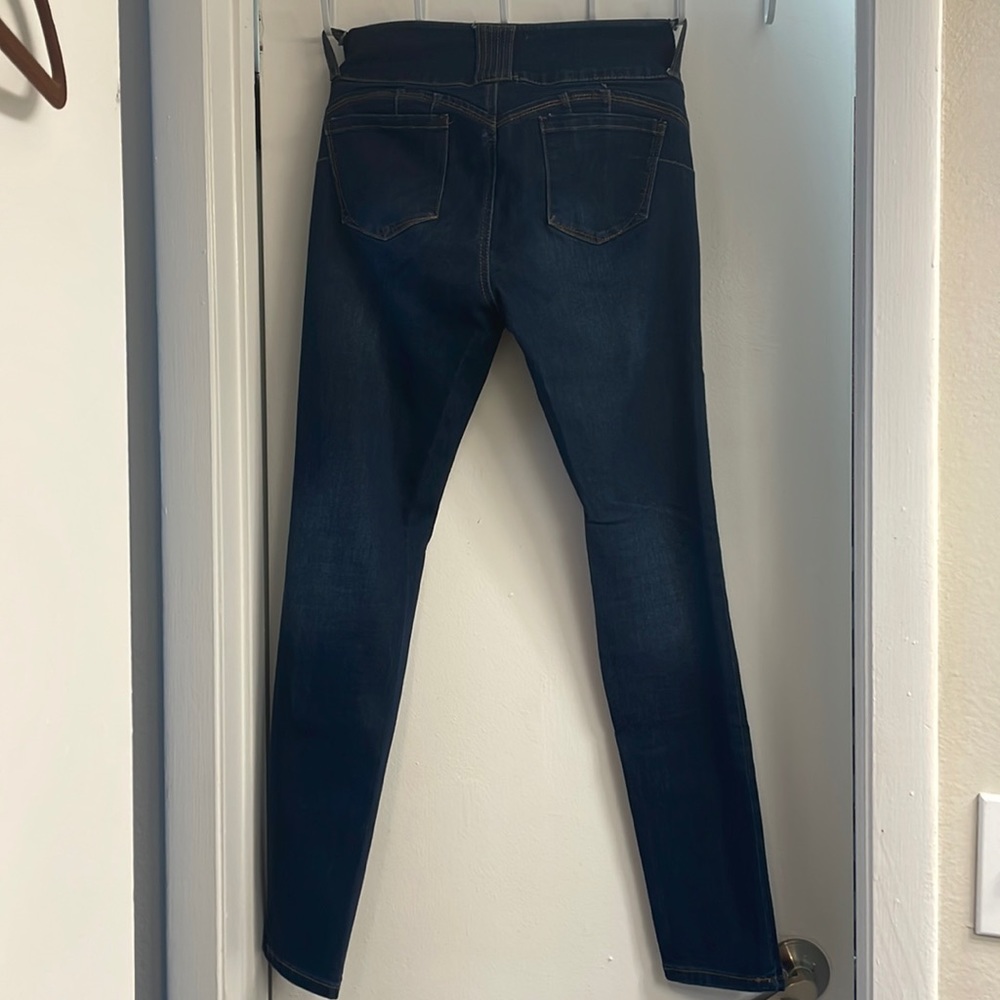 Women’s Wax Distressed Skinny Jeans